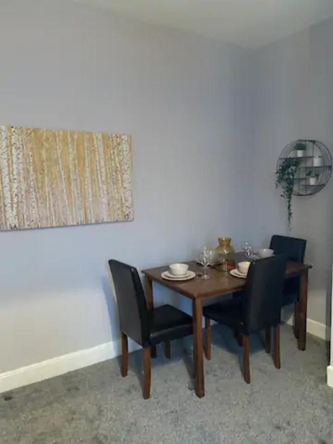 Apartment Heaton-beautiful 3 Double Bedrooms Sleeps 6 Free Parking And Wifi *